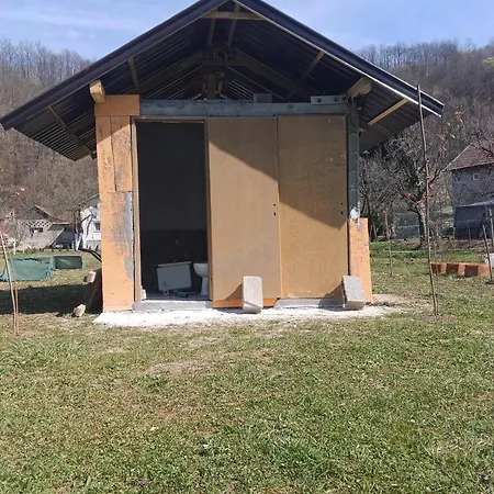 Kamp Suad Zaglavica